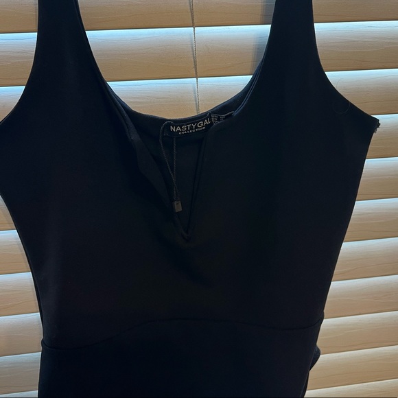 NWOT Nasty Gal bodysuit! US size 8. - Picture 2 of 3